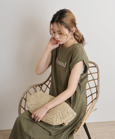フロント刺繍クルーネックカットワンピース