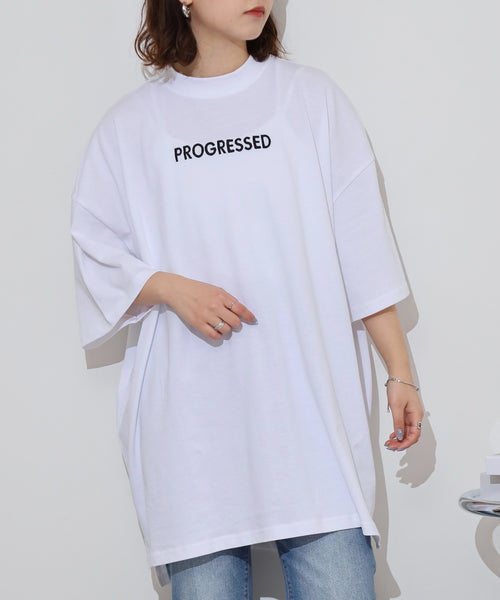 胸元刺繍ロゴスーパーBIGサイズモックネックTシャツ