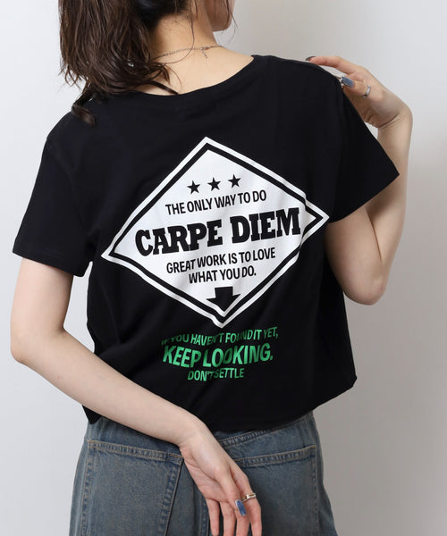 ショート丈裾フリンジオーバサイズシルエットロゴプリントTシャツ