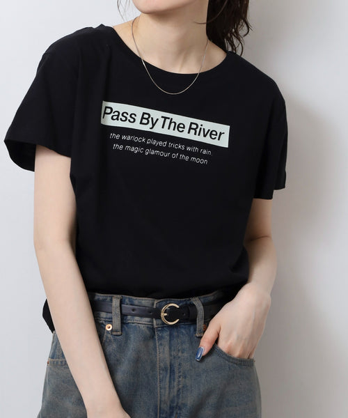 オーバーサイズシルエットショート丈ロゴプリントTシャツ