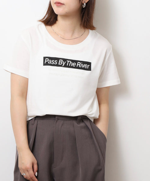 オーバーサイズシルエットショート丈ロゴプリントTシャツ