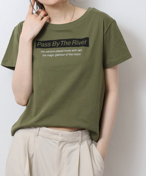 オーバーサイズシルエットショート丈ロゴプリントTシャツ