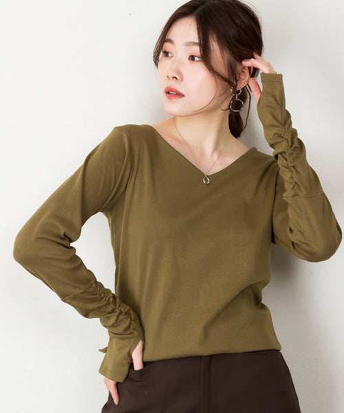 Vネック指空きTシャツ