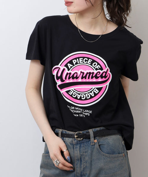 オーバーサイズシルエットショート丈ロゴプリントTシャツ